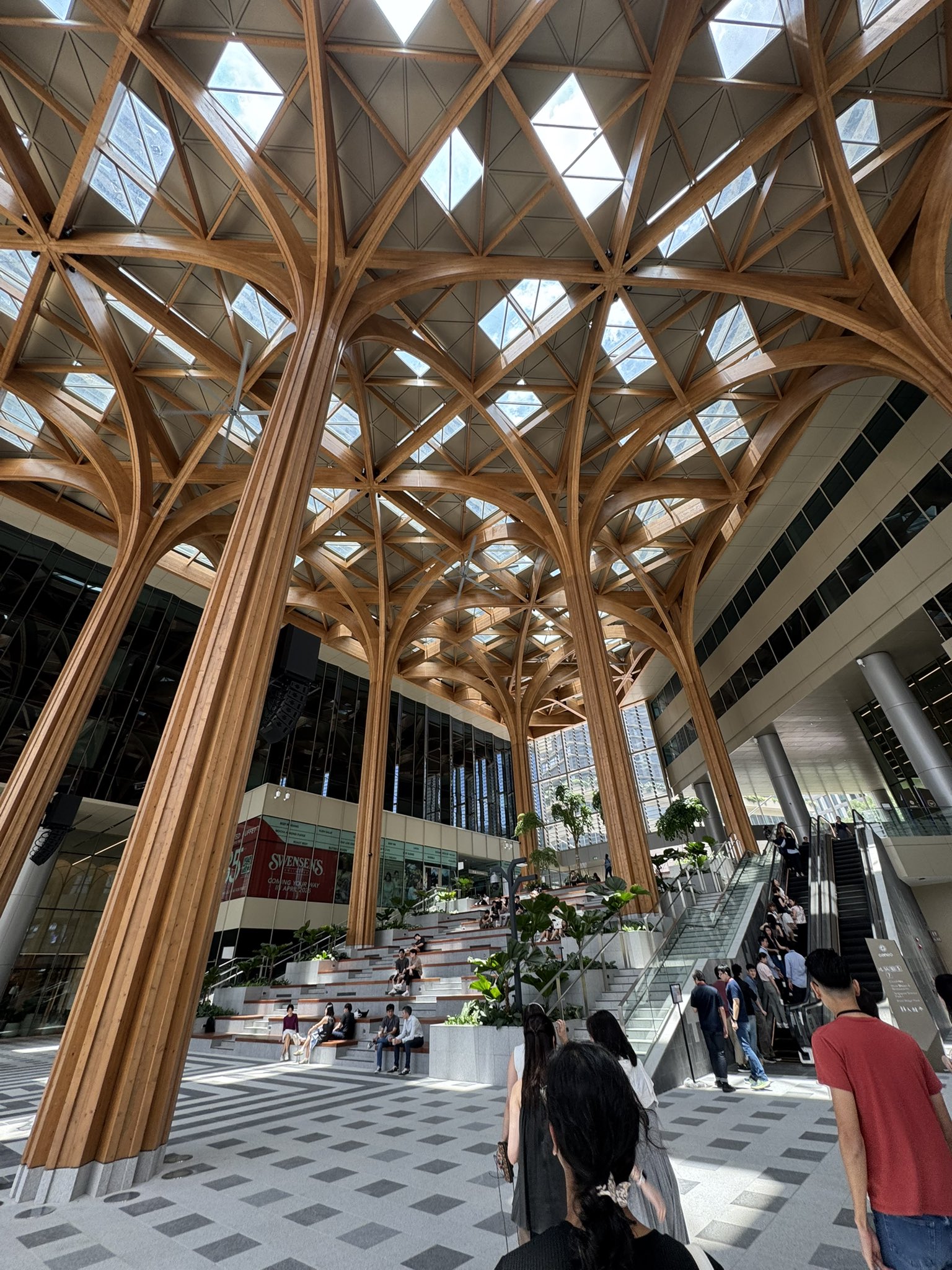 1907661140399894766-0